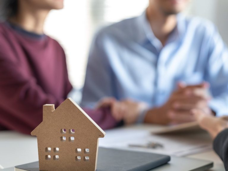 Why Use a Buyer’s Agent When Buying in Hampshire? 